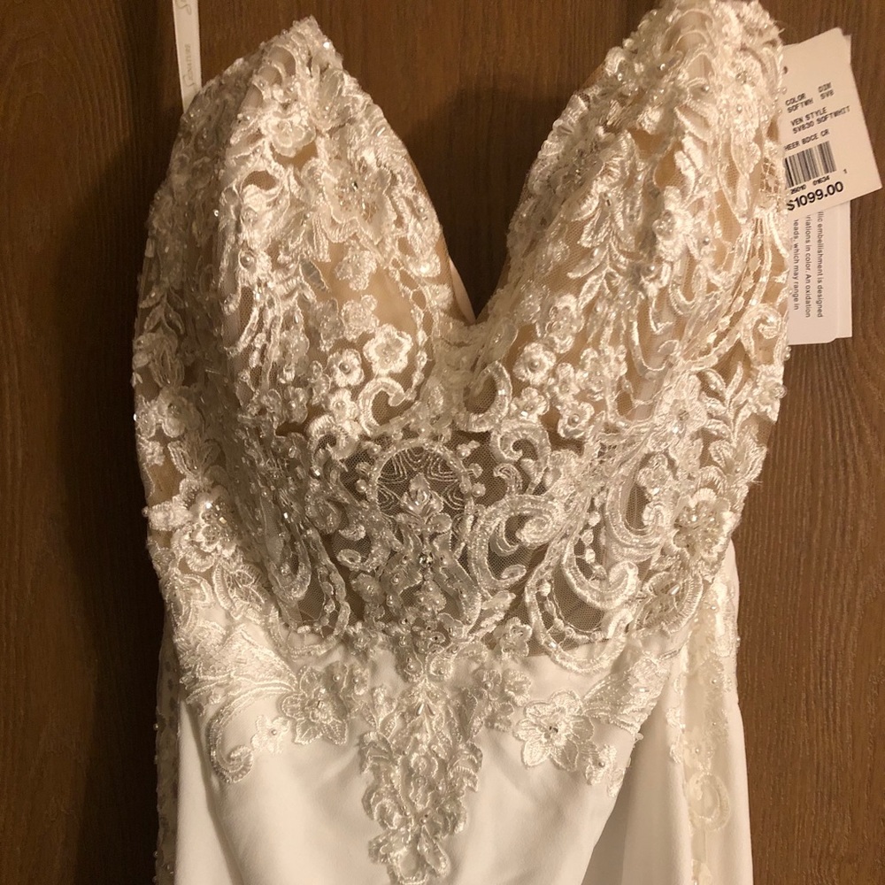 Brand new wedding dress